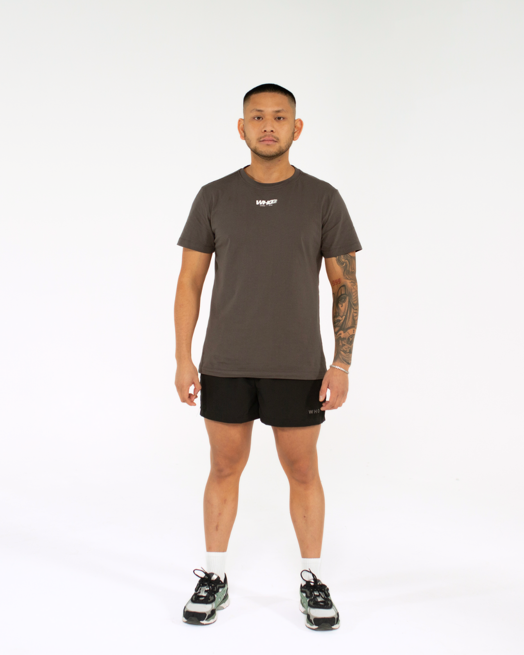 Staples Tee | Carbon Grey - Who Active